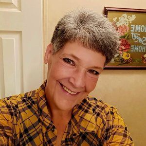 Meet your Posher, Eva